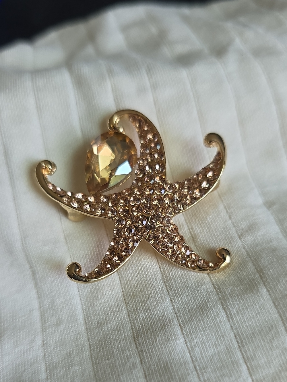 14k Gold Plated Crystal-Embellished Gold Starfish Brooch with Teardrop Gem